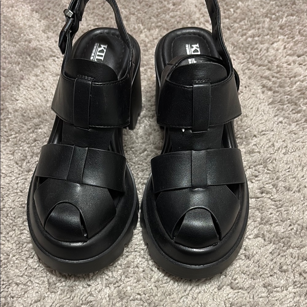 Stylish Black Chunky Heel Sandals
